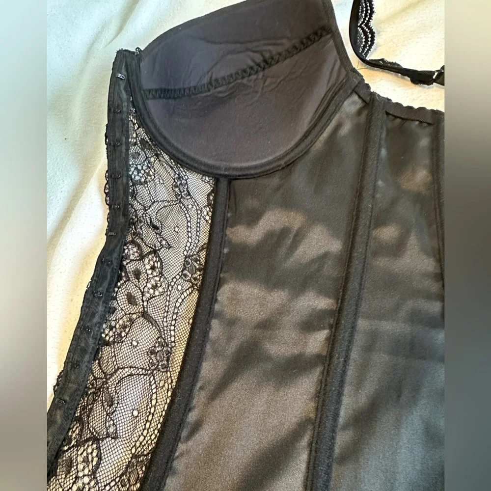 Escante woman’s black corset, size 1X - Picture 2 of 16